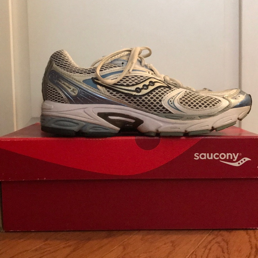 Saucony running shoes, size 8.5